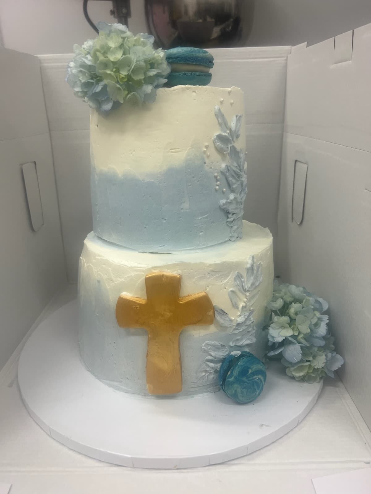 Custom cake design